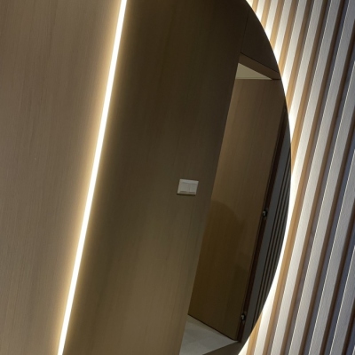 LED-zrkadlo-atyp-na-mieru-1